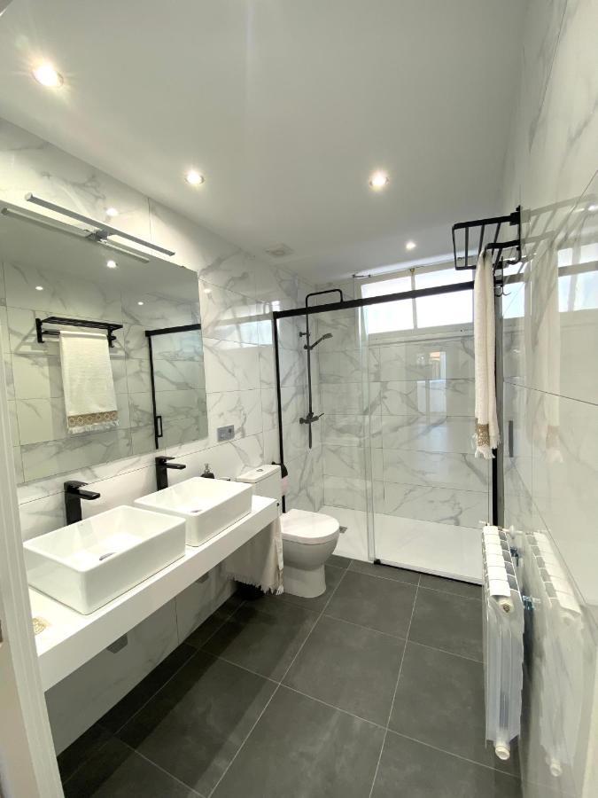 Apartamentos El Oligo Cadavedo Esterno foto